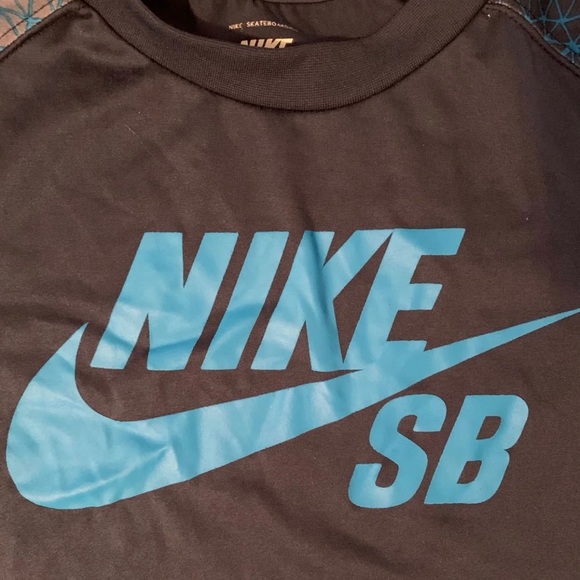 Boys Nike SB long sleeve - Picture 3 of 6